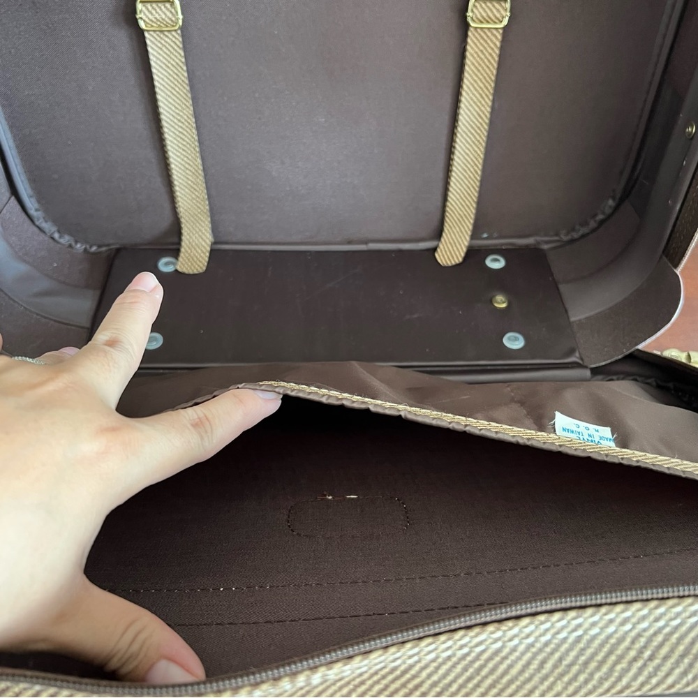 Vintage Luggage/Suitcase 🧳 - Picture 6 of 15
